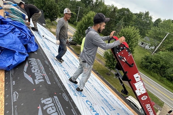 How Do Homeowners Know When Roof Repair Is Enough Versus Full Roof Replacement?